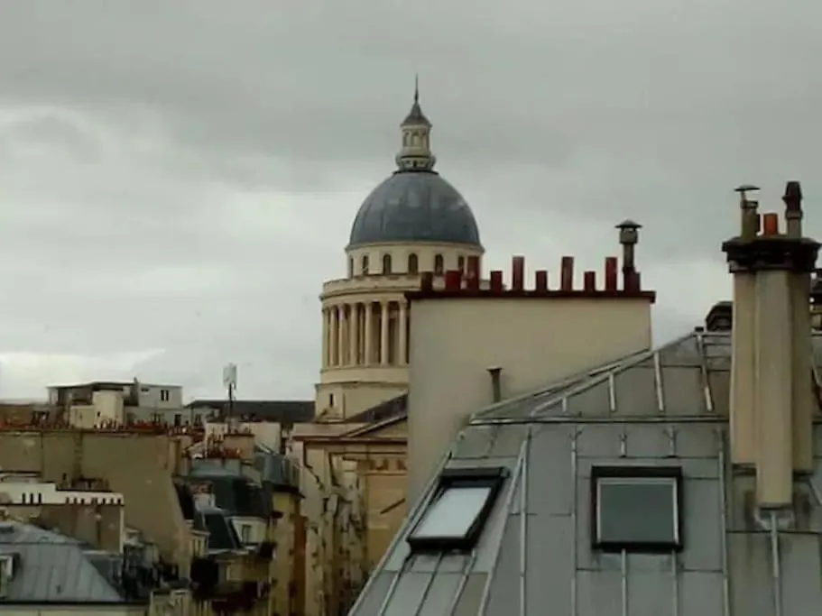 Charmant Studio Propre Calme Vue Paris Ascenseur