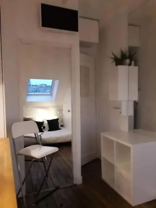 Appartamento Charmant Studio Propre Calme Vue Paris Ascenseur Francia