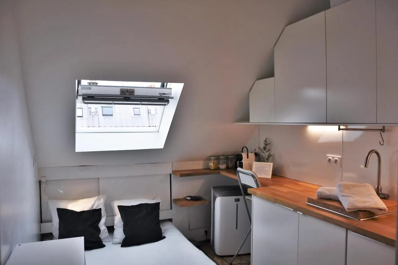 Charmant Studio Propre Calme Vue Paris Ascenseur 0*,  Francia