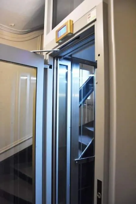 Charmant Studio Propre Calme Vue Paris Ascenseur 0*,