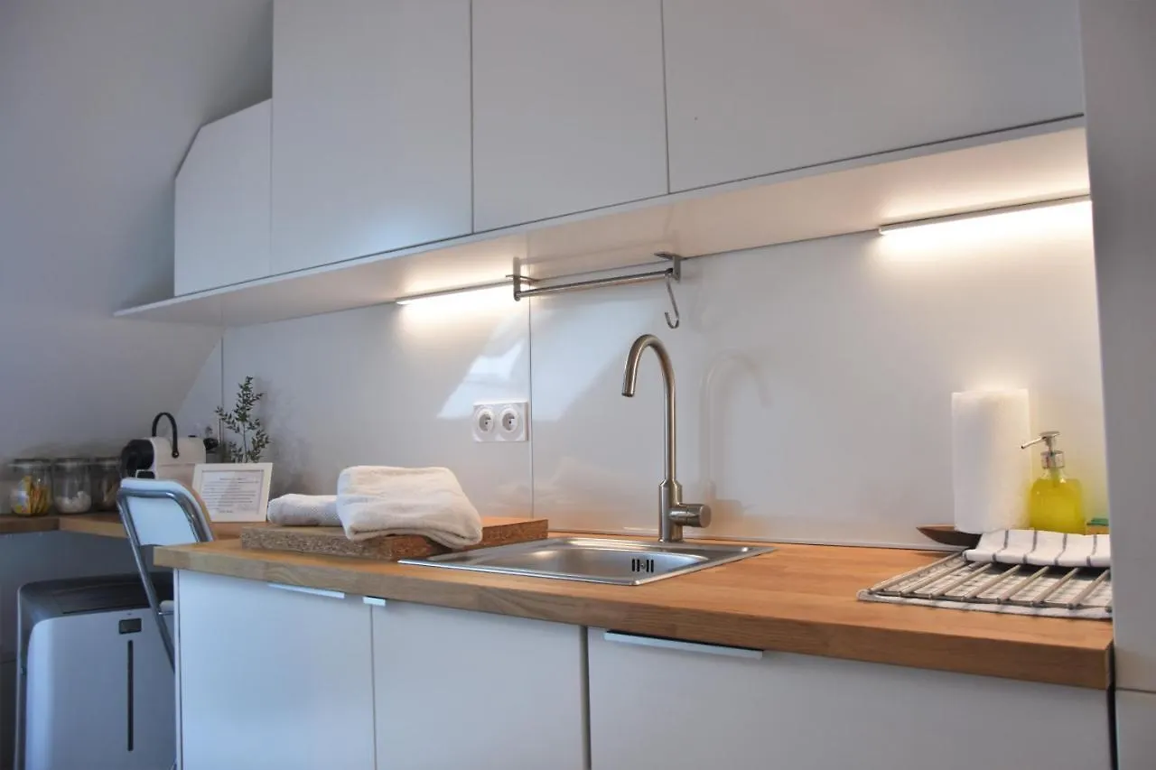 Charmant Studio Propre Calme Vue Paris Ascenseur